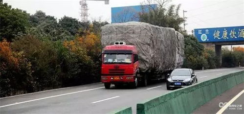 17.5米高低板幾成廢鐵，13米車成集裝箱道路運輸新寵